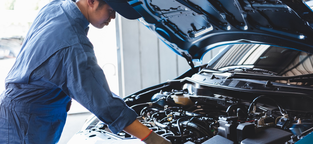 Bender’s Automotive mechanic working on a vehicle at our engine repair shop near Newbury Park, California.